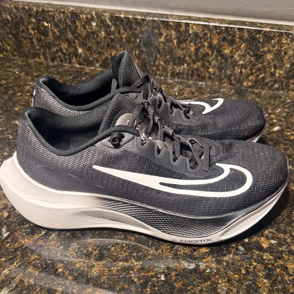 Nike Zoom Fly 5 Size 10
